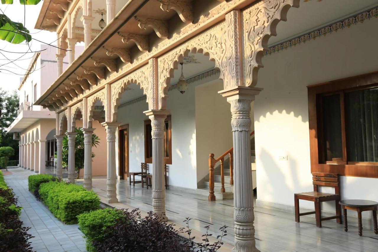 Hotel Sunbird Bharatpur Exteriér fotografie