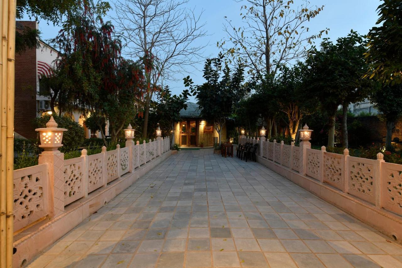 Hotel Sunbird Bharatpur Exteriér fotografie