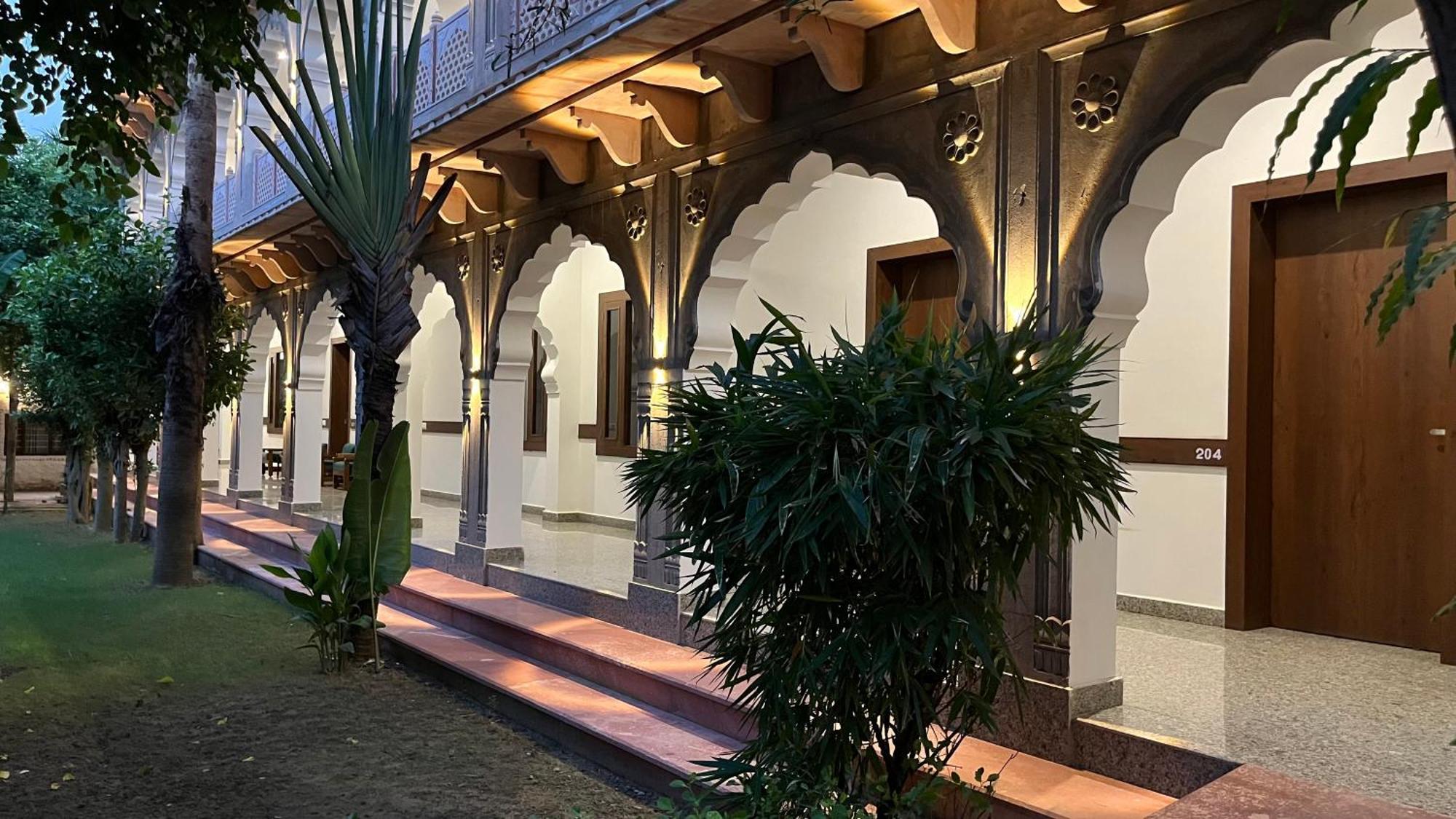 Hotel Sunbird Bharatpur Exteriér fotografie