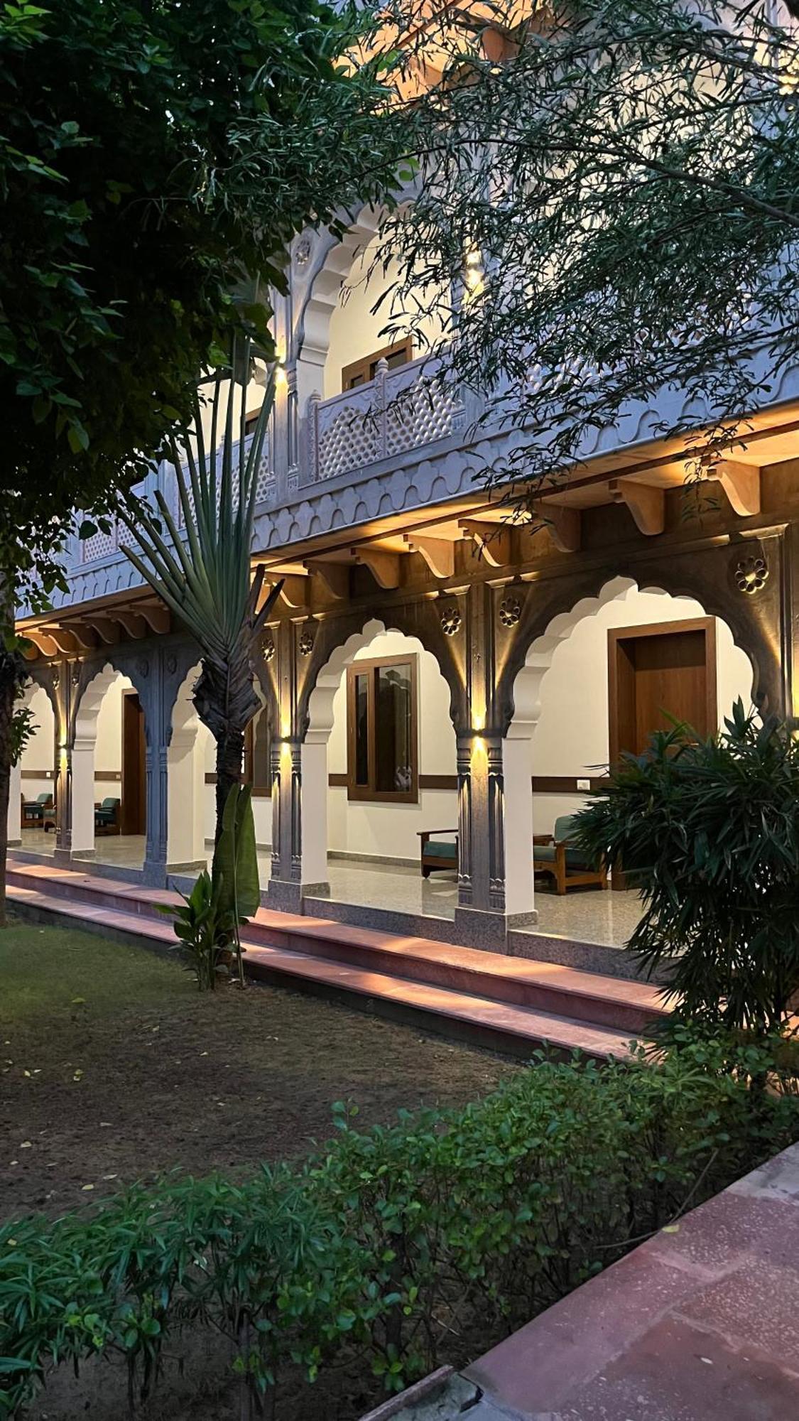 Hotel Sunbird Bharatpur Exteriér fotografie