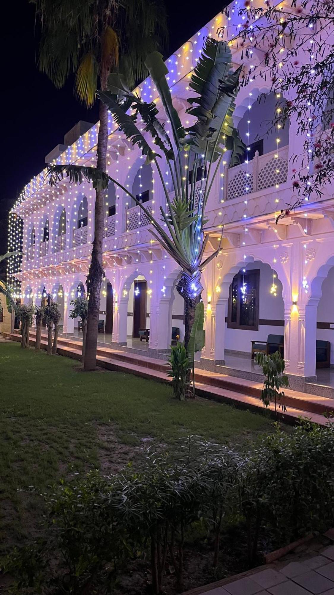 Hotel Sunbird Bharatpur Exteriér fotografie