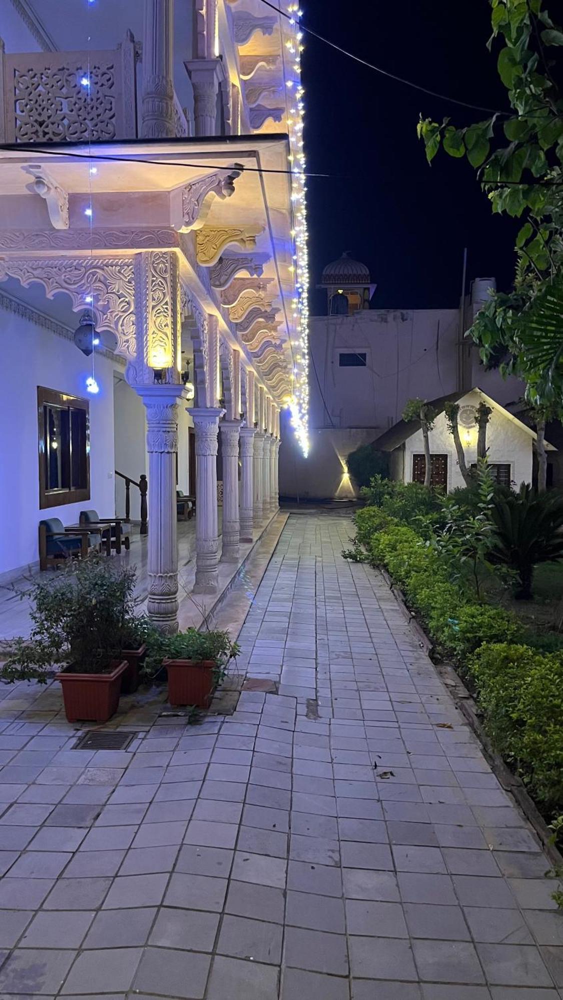 Hotel Sunbird Bharatpur Exteriér fotografie